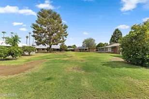10918 W Caron Dr, Sun City, AZ 85351 - Photo 17