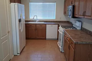 12727 W Milton Dr, Peoria, AZ 85383 - Photo 7