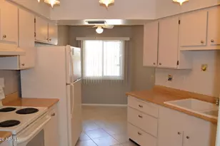 19238 N Camino Del Sol, Sun City West, AZ 85375 - Photo 9