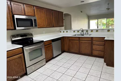 8936 W Tuckey Lane, Glendale, AZ 85305 - Photo 3