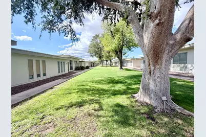 13089 N 100th Avenue #G, Sun City, AZ 85351 - Photo 3