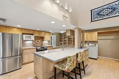 7352 N 7th Place, Phoenix, AZ 85020 - Photo 1