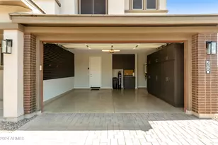 2860 E Riane Rd, Phoenix, AZ 85050 - Photo 5