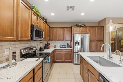 16319 W Cheery Lynn Road, Goodyear, AZ 85395 - Photo 7