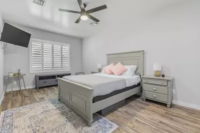 2553 W Coyote Creek Drive, Phoenix, AZ 85086 - Photo 13