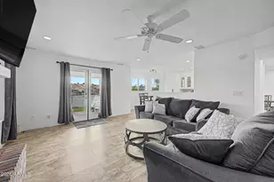 8967 W Maui Ln, Peoria, AZ 85381 - Photo 9