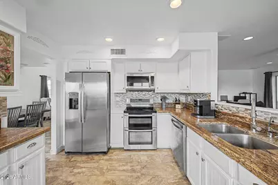 8967 W Maui Lane, Peoria, AZ 85381 - Photo 13