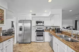 8967 W Maui Ln, Peoria, AZ 85381 - Photo 13