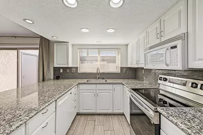 4902 N 74th Street, Scottsdale, AZ 85251 - Photo 9