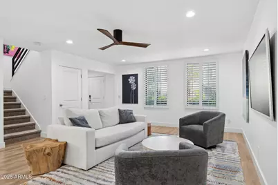 7694 E Minnezona Avenue, Scottsdale, AZ 85251 - Photo 11