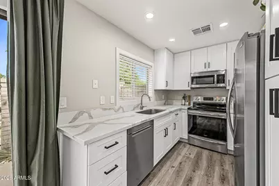 3306 S Parkside Drive, Tempe, AZ 85282 - Photo 3
