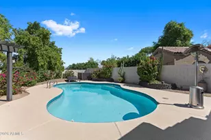 8480 E Coolidge Street E, Scottsdale, AZ 85251 - Photo 33