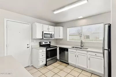1401 E Kerry Lane, Phoenix, AZ 85024 - Photo 11