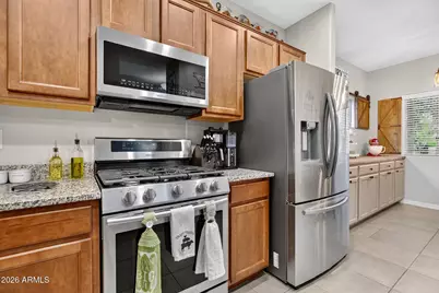 827 W Banyan Avenue, San Tan Valley, AZ 85140 - Photo 9