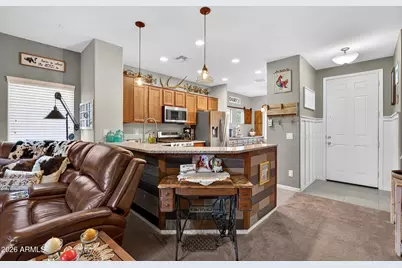 827 W Banyan Avenue, San Tan Valley, AZ 85140 - Photo 5