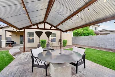 827 W Banyan Avenue, San Tan Valley, AZ 85140 - Photo 33