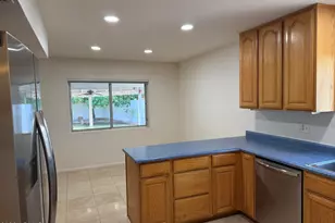 621 E Calavar Rd, Phoenix, AZ 85022 - Photo 7