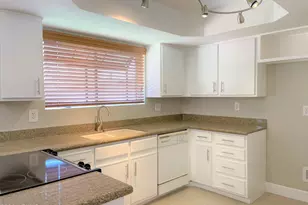 10235 N 31st St, Phoenix, AZ 85028 - Photo 3