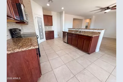 7025 S 251st Drive, Buckeye, AZ 85326 - Photo 7