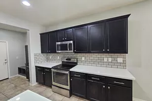 10155 W Los Gatos Dr, Peoria, AZ 85383 - Photo 5
