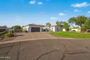 8406 W Louise Ct, Peoria, AZ 85383 - Photo 3
