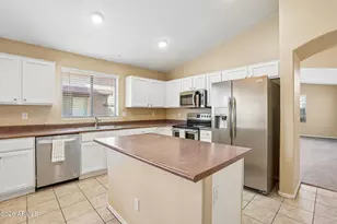 6100 S 4 Peaks Pl, Chandler, AZ 85249 - Photo 13