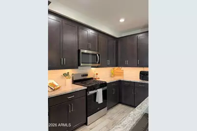 21083 N 58th Way, Phoenix, AZ 85054 - Photo 3