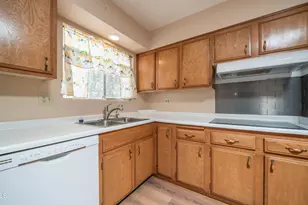 14420 N McPhee Dr, Sun City, AZ 85351 - Photo 3