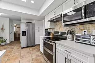 9711 W Calico Dr, Sun City, AZ 85373 - Photo 25