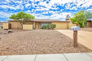 2263 E Christy Dr, Phoenix, AZ 85028 - Photo 1