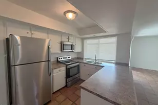 3241 E Sunnyside Dr, Phoenix, AZ 85028 - Photo 3