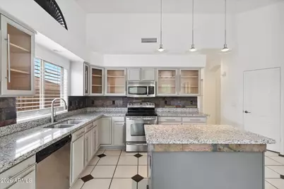 6335 W Tether Trail, Phoenix, AZ 85083 - Photo 9