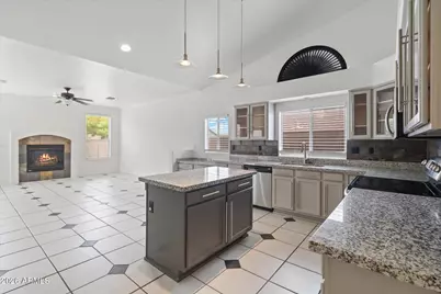 6335 W Tether Trail, Phoenix, AZ 85083 - Photo 13