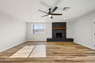 12656 N 26th Dr, Phoenix, AZ 85029 - Photo 11