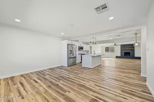 12656 N 26th Dr, Phoenix, AZ 85029 - Photo 9