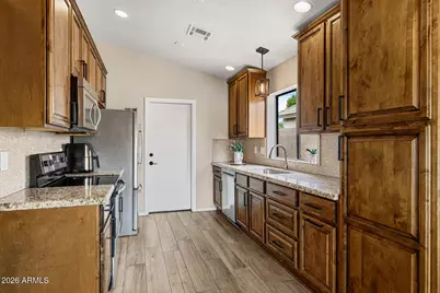 19815 N 34th Place, Phoenix, AZ 85050 - Photo 11