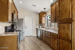 19815 N 34th Pl, Phoenix, AZ 85050 - Photo 11