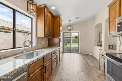 19815 N 34th Place, Phoenix, AZ 85050 - Photo 13