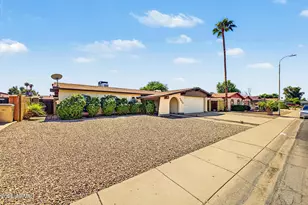4633 W Lawrence Ln, Glendale, AZ 85302 - Photo 3