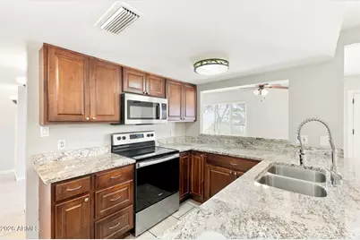 3819 W Mercer Lane, Phoenix, AZ 85029 - Photo 9