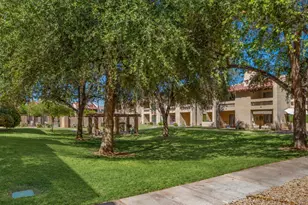 8651 E Royal Palm Rd, Scottsdale, AZ 85258 - Photo 31