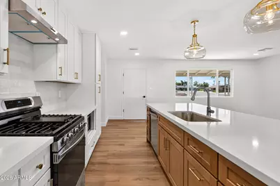 10856 W Oakmont Drive, Sun City, AZ 85351 - Photo 11