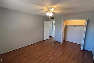 10537 W Coggins Dr, Sun City, AZ 85351 - Photo 9