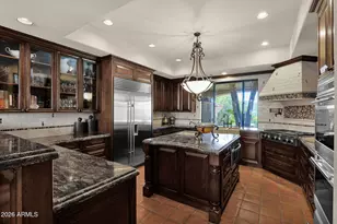8129 N 54th Street N, Paradise Valley, AZ 85253 - Photo 9