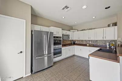 25747 W Lynne Lane, Buckeye, AZ 85326 - Photo 21