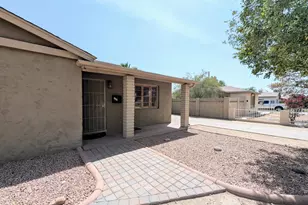 2443 E Earll Dr, Phoenix, AZ 85016 - Photo 7