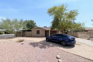2443 E Earll Dr, Phoenix, AZ 85016 - Photo 3