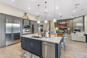 10425 N 37th St, Phoenix, AZ 85028 - Photo 9