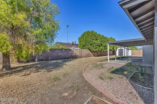 2247 S Emerson Cir, Mesa, AZ 85210 - Photo 27