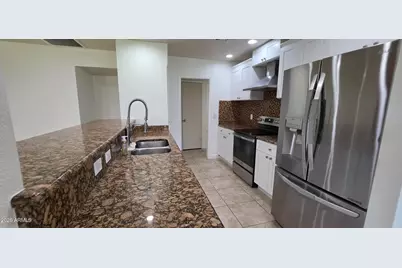 5201 W Royal Palm Road, Glendale, AZ 85302 - Photo 7
